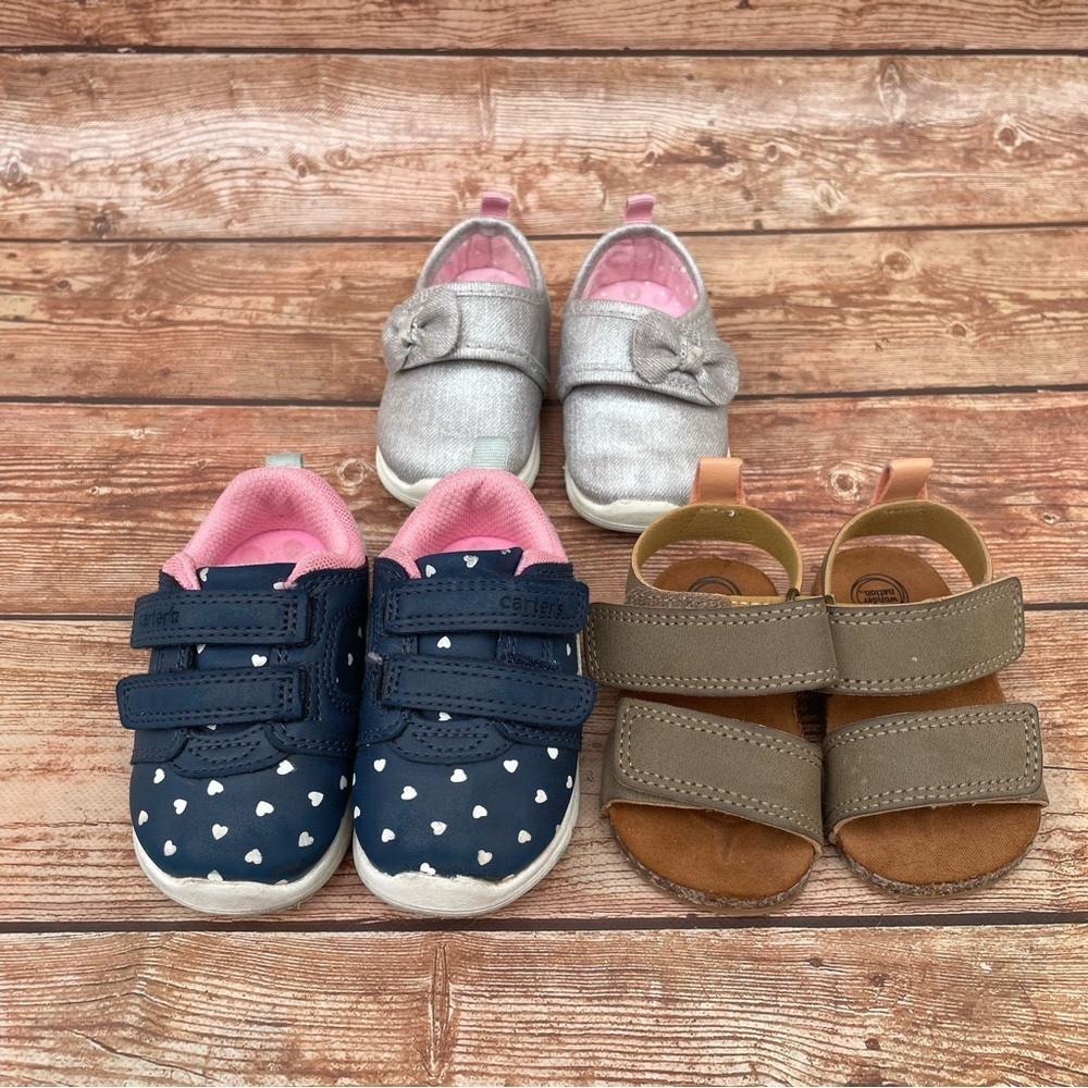 Carters Wonder Nation toddler baby walker shoes size 2, 2.5 sneakers sandals